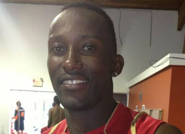 কেনেথ কামিউকা